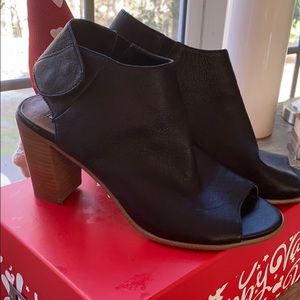 Ankle booties